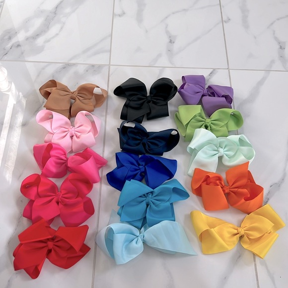 ❌CLEARANCE BUNDLE Of 15 Multi Colored Big Bow Girls Hair Clips - Picture 1 of 4
